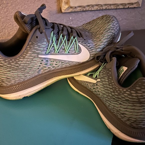 Nike Shoes Womens Size 8 Nike Shoes Gray And Green Poshmark